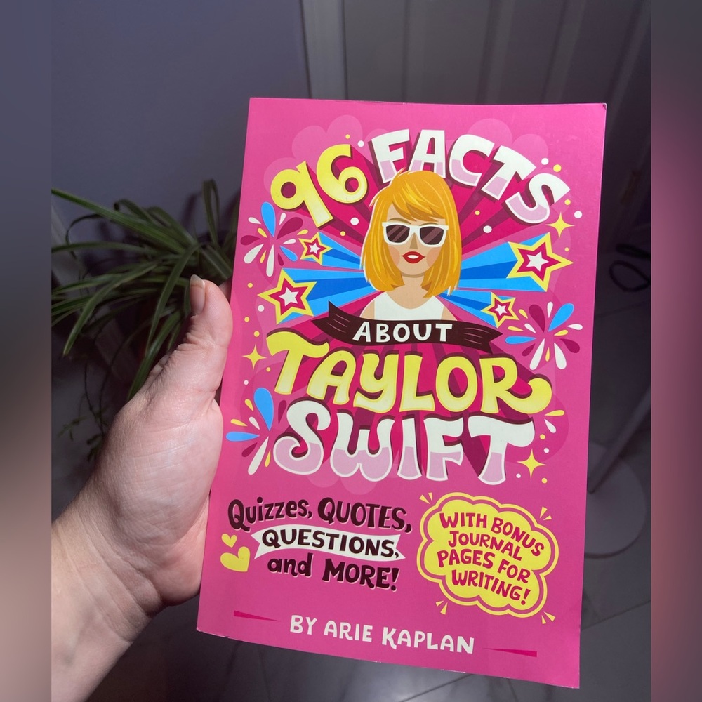 96 facts about Taylor swift book for swifties